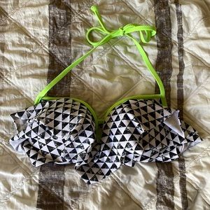 Medium pink sports bra